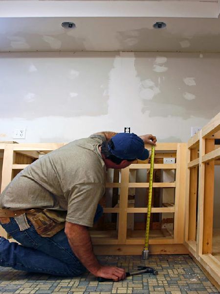 Chuẩn bị đóng tủ bếp gỗ công nghiệp