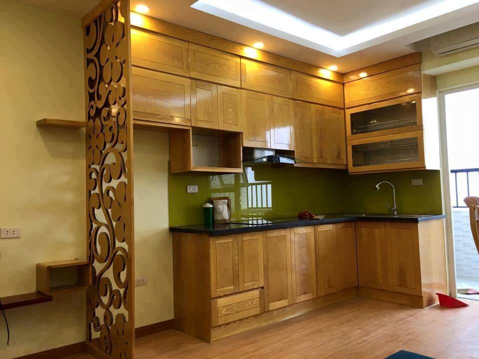 Làm tủ bếp gỗ sồi tự nhiên