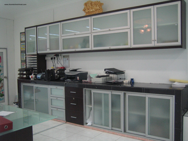 Tủ bếp nhôm kính
